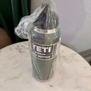 Yeti Rambler 46oz - Camp Green